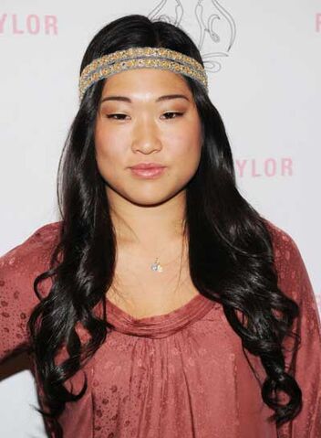 File:Jenna-ushkowitz-long-curly-funky-black.jpg