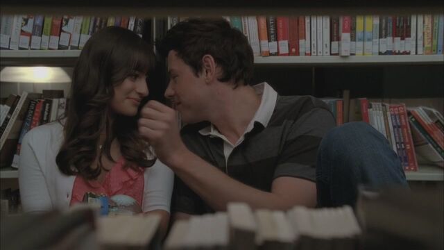 File:Finn-and-rachel.jpg