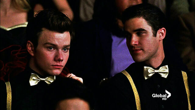 File:Blaine'slookofloveatKurt4.jpg