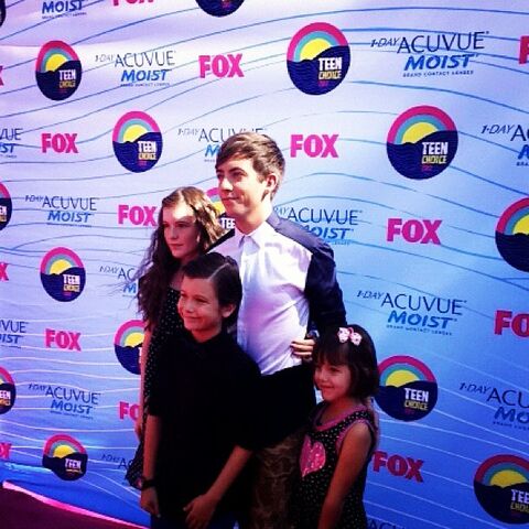 File:KevinMcHale'sfamilyredCarpet.jpg