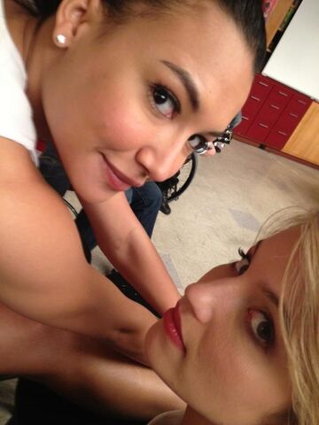 File:Naya and dianna.jpg