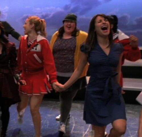 File:Quinny and Rach.jpg