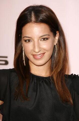 File:Vanessa-lengies-pic 346x524.jpg