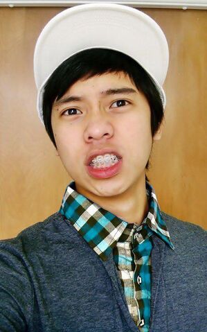 File:Kimpoy1.jpg