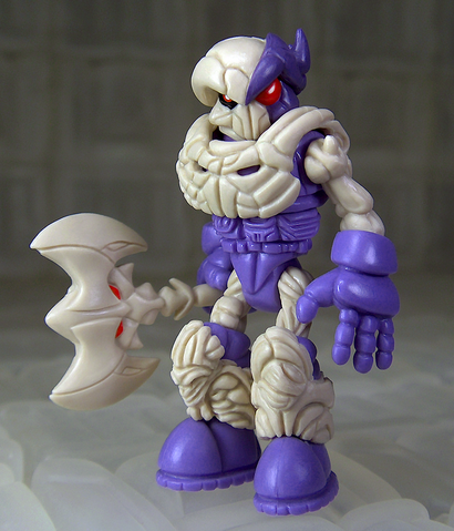 File:Oktober-toys-skeleton-warriors-onell-design-traveler-skeleden-luminaire-edition-01.png