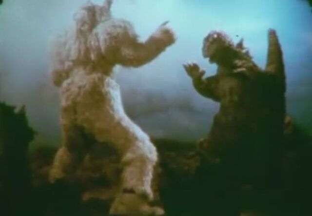 File:Wolfmanpreparestofightgodzilla.jpg