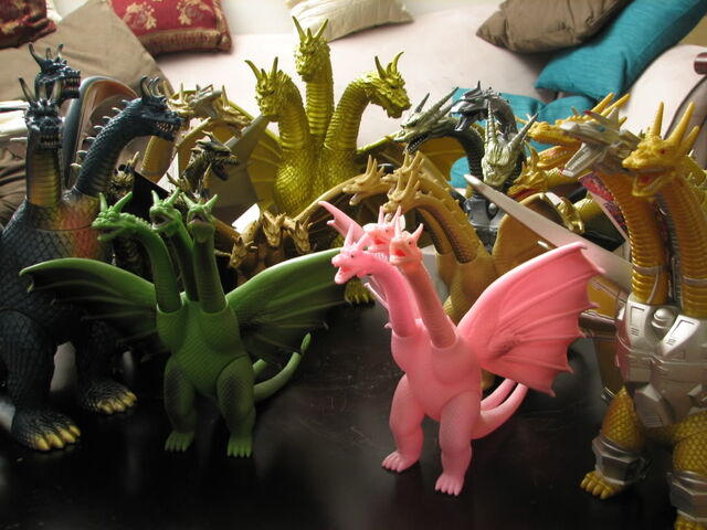File:Bootleg bandai ghiodrahimage.jpeg