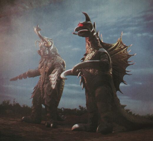 File:GVM - Gigan and Megalon Side by Side.jpg