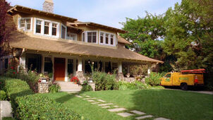 Good-Luck-Charlie-house-side-view