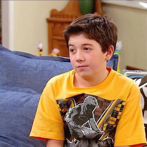 File:Bradley Steven Perry- 1262787218590152509930092585560 n.jpg