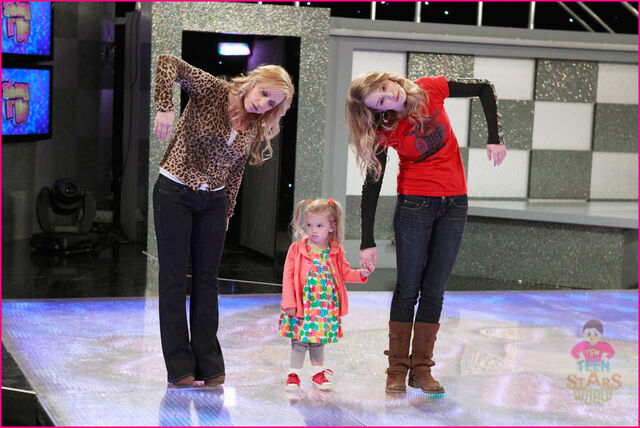 File:Charlie-Shakes-It-Up-Promotional-Stills-3.jpg