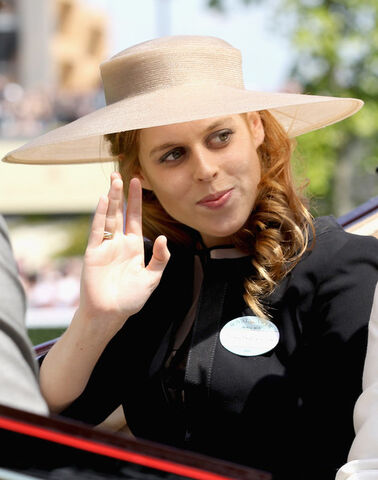 Fichier:Princess+Beatrice+Royal+Ascot+Day+One+ipUmovLgaDel.jpg