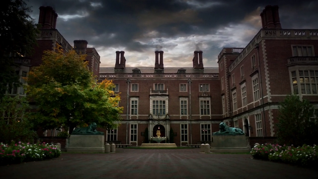 File:Wayne Manor.png