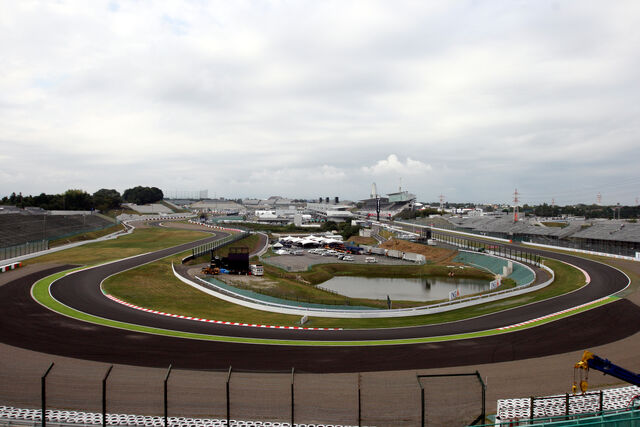 File:Suzuka turn 1.jpg