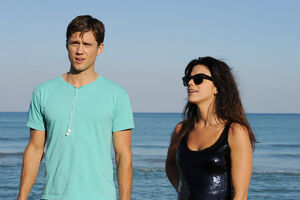 1x02-MikeCharlieBeach