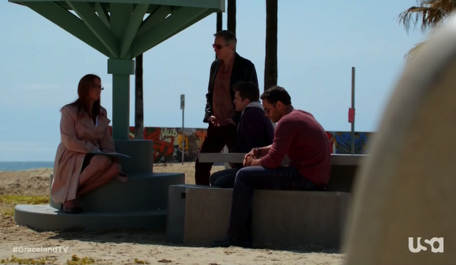 File:1x01-Debrief.png