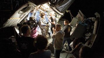 Gravity on set bullock a l zps5c9bab1c