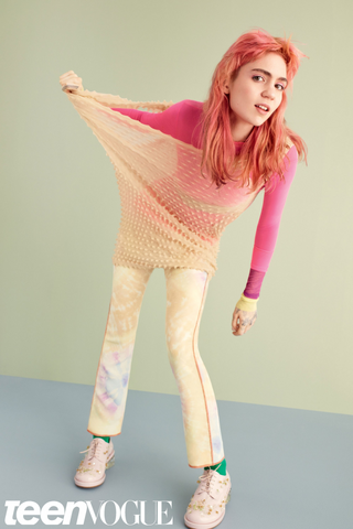 File:GrimesTeenVogue2016 8.png