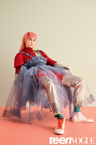 File:GrimesTeenVogue2016 7.png