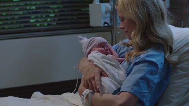 Archivo:Kellyadalind5x01.jpg