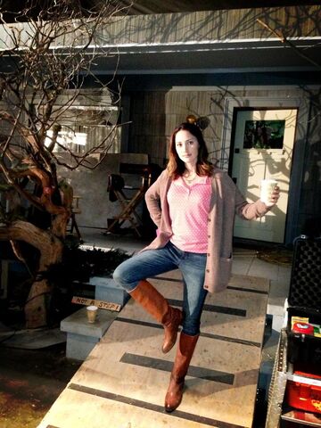 File:216-BTS-Bree Turner.jpg