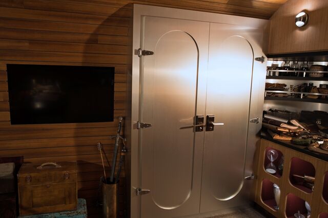 File:613-BTS-Airstream Trailer 6.jpg