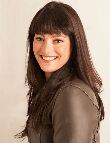 File:Tawnia McKiernan.jpg