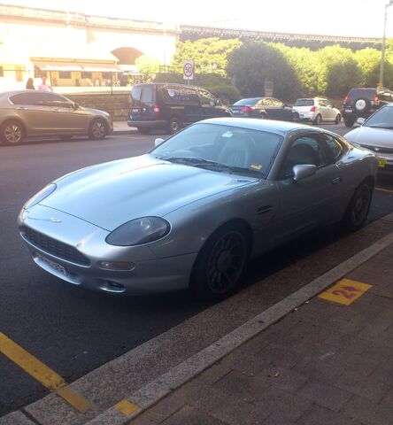Plik:Aston Martin DB7 (2).jpg