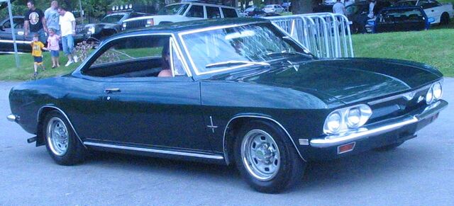 Plik:'66 Chevrolet Corvair Monza (5eme picnic et BBQ 2011 du club de Lowrider LuxuriouS Montréal).jpg