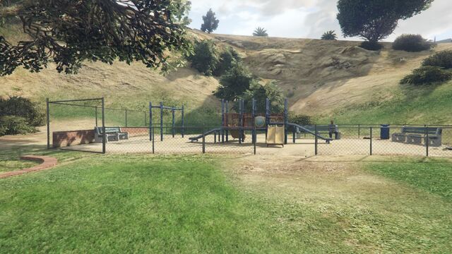 File:Vinewood Hills Dog Exercise Park GTAV Childrens Playground.jpg