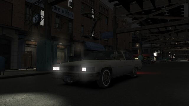 File:EmperorBeater-GTAIV-TwoOnTheLeftAndOneOnTheRight.jpg