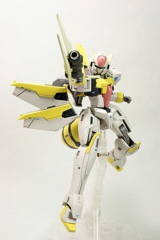 File:Artemie Gunpla 7.jpg