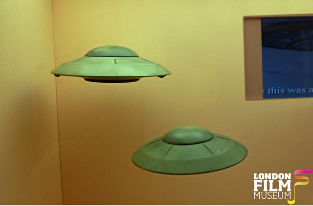 File:Saucers.png