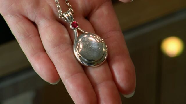 File:Red Locket.jpg