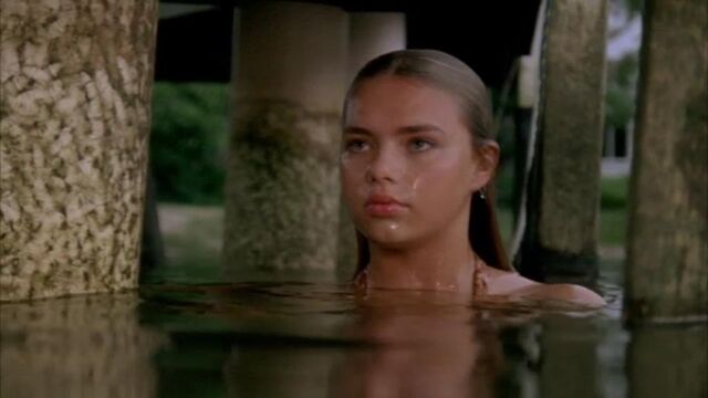 File:Bella in the Water.jpg