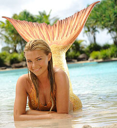 Indiana evans as Bella