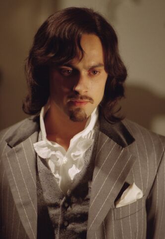 File:Aaronlive.jpg