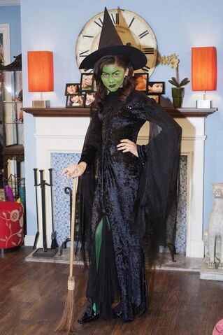 File:Shake-it-up-halloween-007.jpg