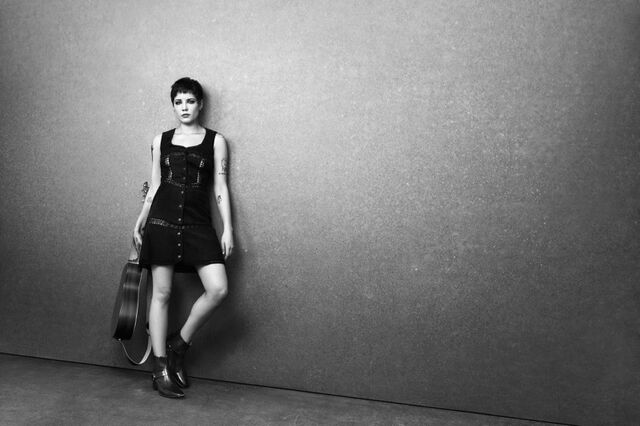 File:Halsey-Frye-Boots-Fall-2016-Campaign01.jpg