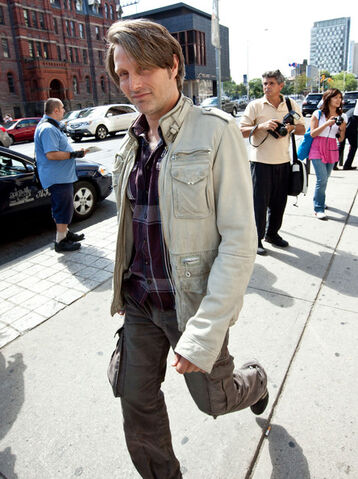 File:Mads mikkelsen44.jpg