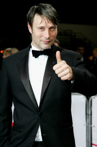 File:Mads mikkelsen37.png