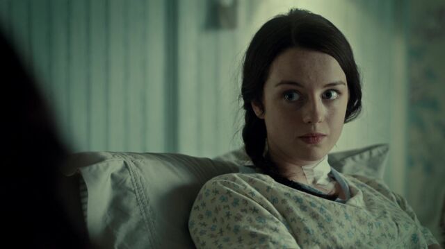 File:1x03 AlanaAndAbigail.jpg