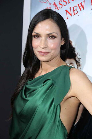 File:Famke & premiere.jpg
