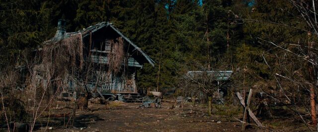 File:Exterior of the house.jpg