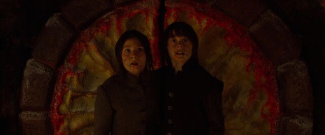File:Seeing the Candy Witch.jpg