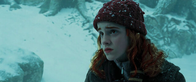File:Willa talking to Cedric.jpg