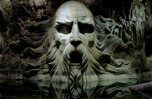 File:Statue of Slytherin.png