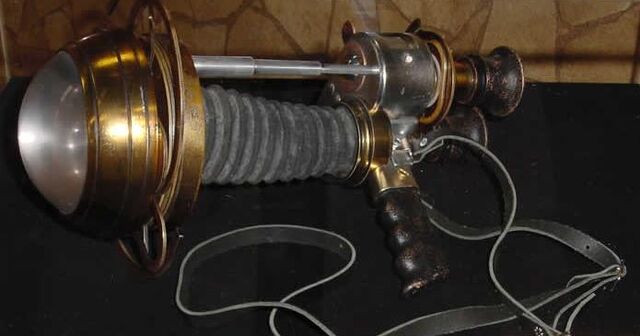 File:Omioculars prop.jpg