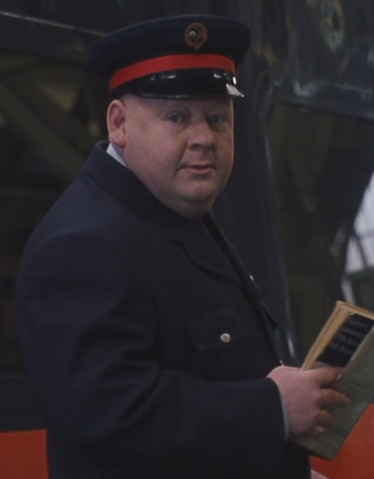 File:King's Cross Station guard.png