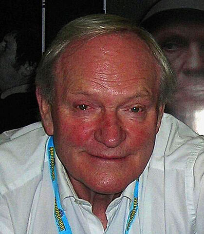 File:Julian Glover.jpg